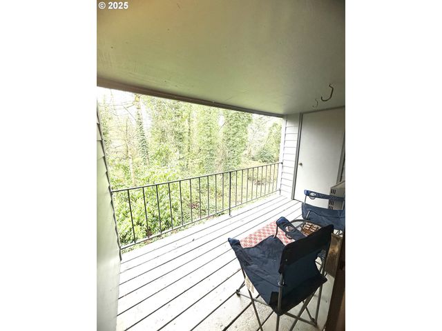 6745 Sw SCHOLLS FERRY Rd 38, Beaverton, OR 97008