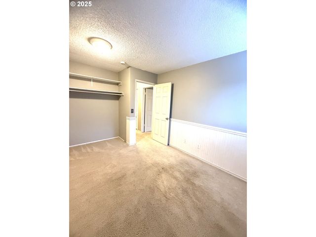 6745 Sw SCHOLLS FERRY Rd 38, Beaverton, OR 97008