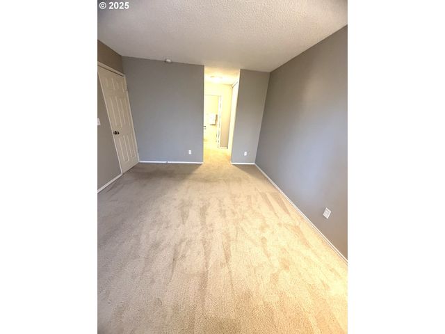6745 Sw SCHOLLS FERRY Rd 38, Beaverton, OR 97008
