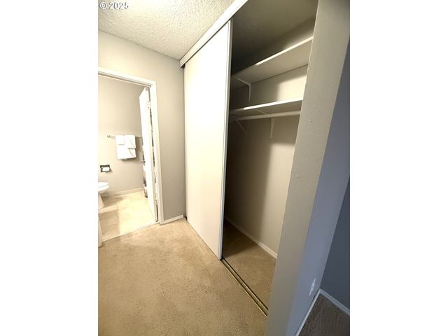 6745 Sw SCHOLLS FERRY Rd 38, Beaverton, OR 97008