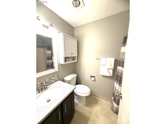6745 Sw SCHOLLS FERRY Rd 38, Beaverton, OR 97008
