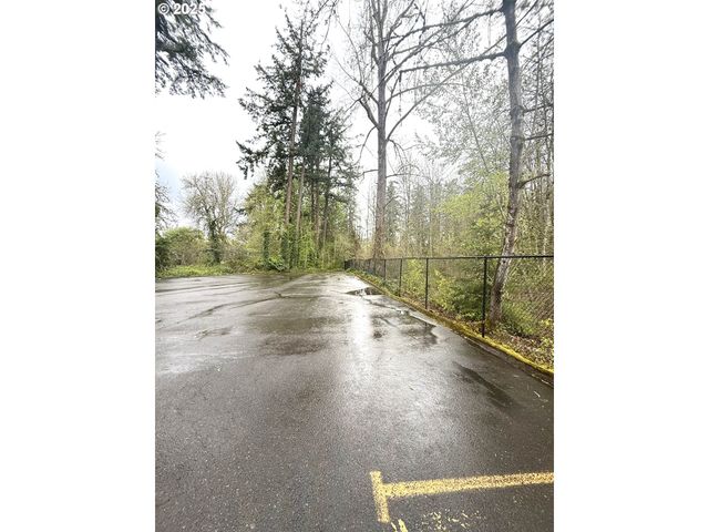 6745 Sw SCHOLLS FERRY Rd 38, Beaverton, OR 97008