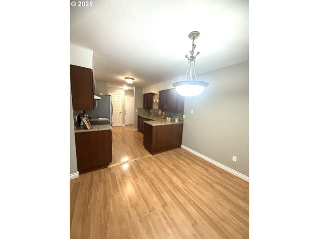 6745 Sw SCHOLLS FERRY Rd 38, Beaverton, OR 97008