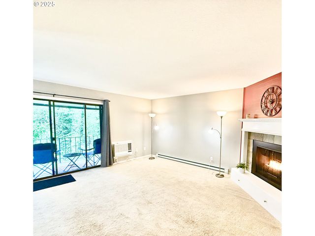 6745 Sw SCHOLLS FERRY Rd 38, Beaverton, OR 97008