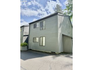 6745 Sw SCHOLLS FERRY Rd 38, Beaverton, OR 97008