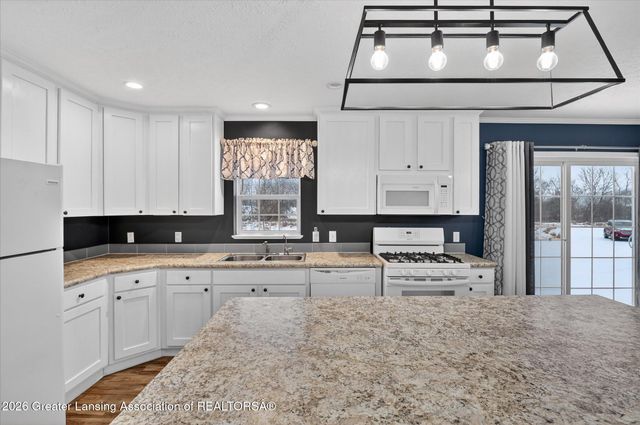 6642 E Spicerville Highway, Eaton Rapids, MI 48827