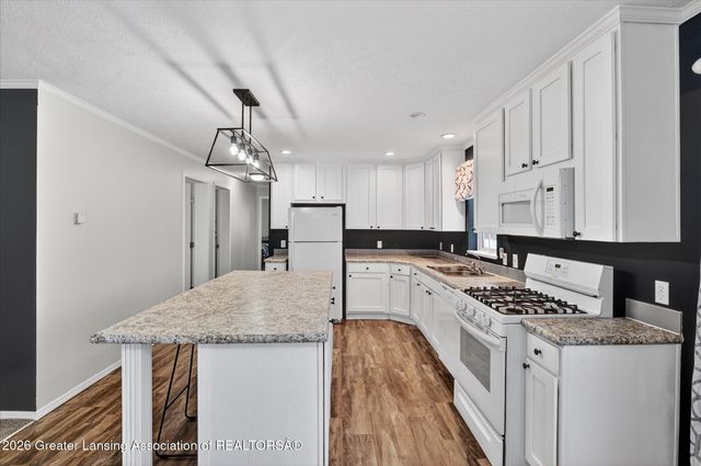 6642 E Spicerville Highway, Eaton Rapids, MI 48827