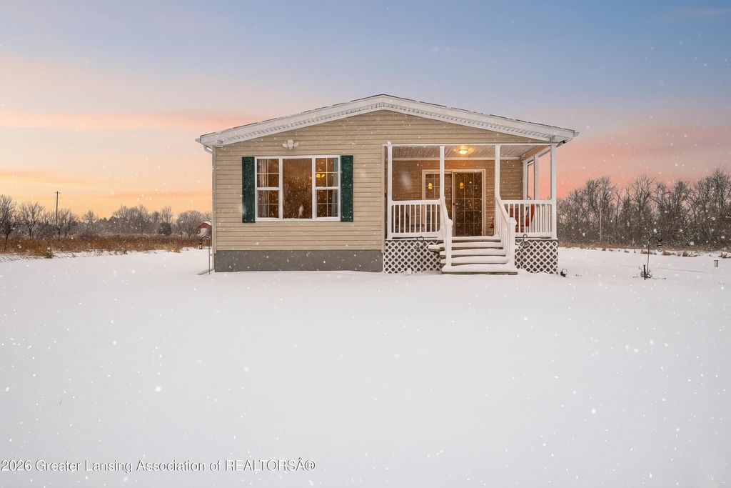 6642 E Spicerville Highway, Eaton Rapids, MI 48827