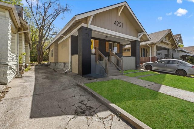 4221 Prospect Avenue, Kansas City, MO 64130
