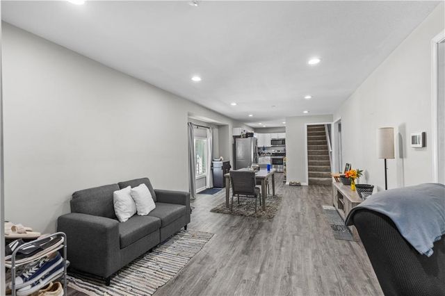 4221 Prospect Avenue, Kansas City, MO 64130