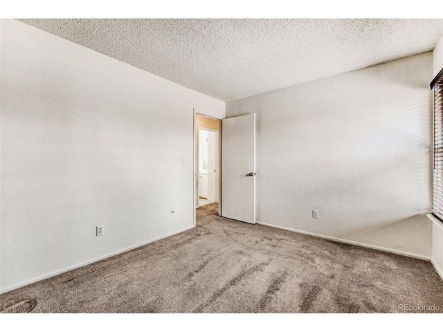 16847 E Kent Dr, Aurora, CO 80013