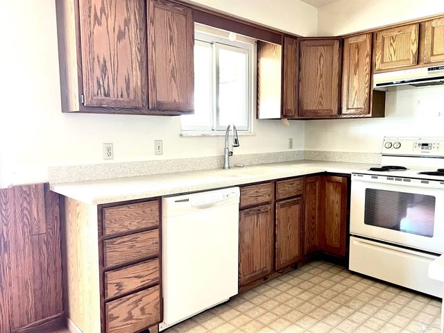 1434 S Vernon Road, Venice Twp, MI 48817
