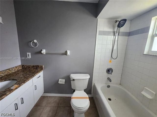 316 NE 7th ST, Cape Coral, FL 33909