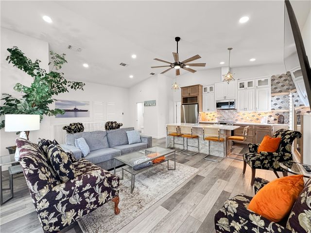 1601 Ocean Dr, Corpus Christi, TX 78404
