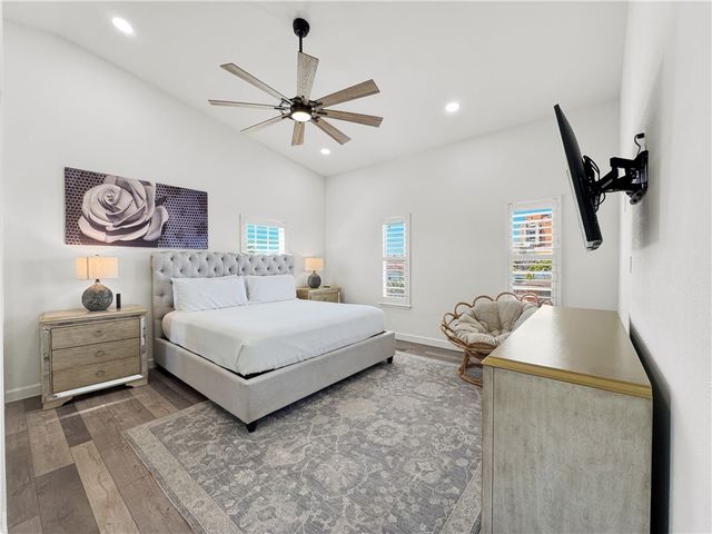 1601 Ocean Dr, Corpus Christi, TX 78404