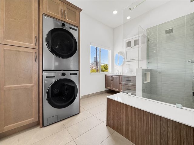 1601 Ocean Dr, Corpus Christi, TX 78404