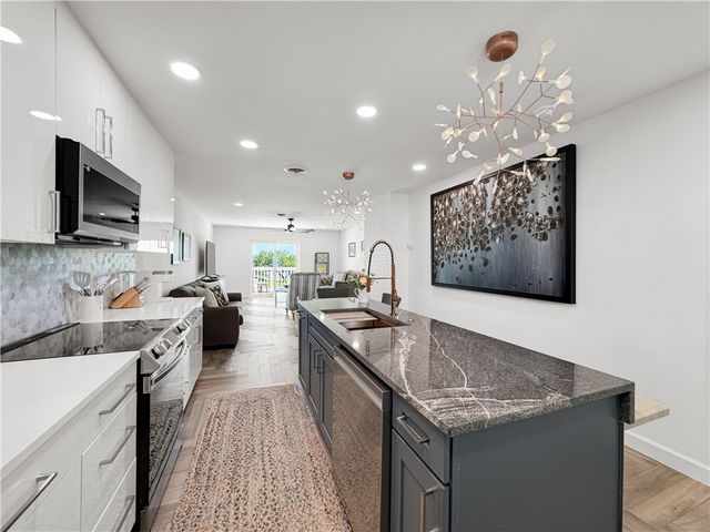 1601 Ocean Dr, Corpus Christi, TX 78404