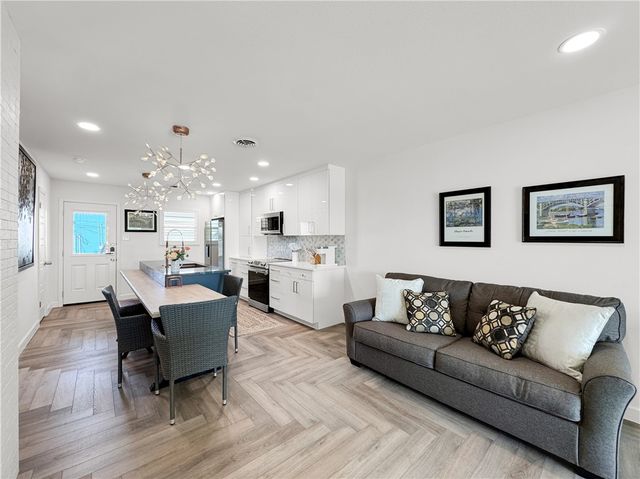 1601 Ocean Dr, Corpus Christi, TX 78404
