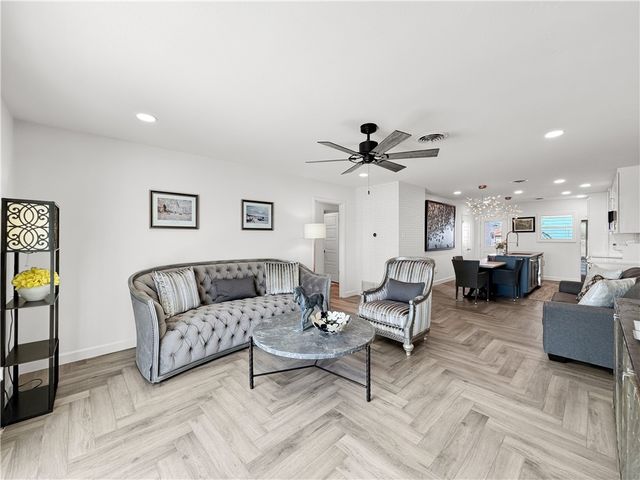 1601 Ocean Dr, Corpus Christi, TX 78404