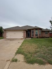 6710 7th Street, Lubbock, TX 79416