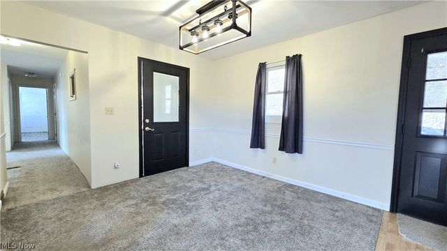 30 Commerce Street, New Cumberland, WV 26047