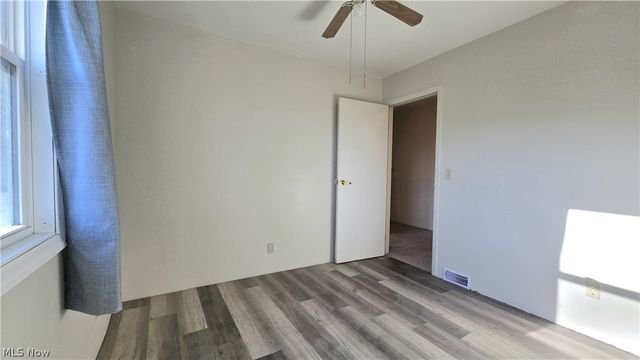 30 Commerce Street, New Cumberland, WV 26047