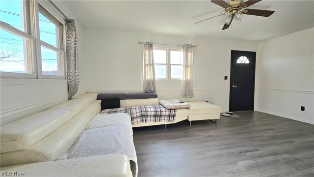 30 Commerce Street, New Cumberland, WV 26047