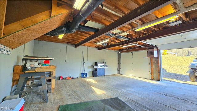 30 Commerce Street, New Cumberland, WV 26047