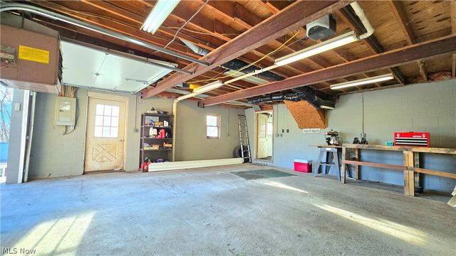 30 Commerce Street, New Cumberland, WV 26047