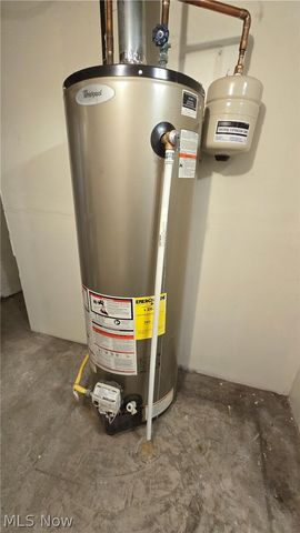 30 Commerce Street, New Cumberland, WV 26047