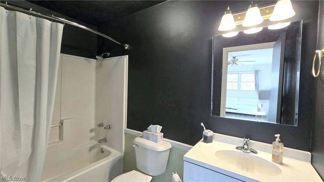 30 Commerce Street, New Cumberland, WV 26047