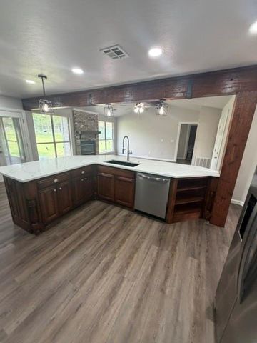 827 Chatsworth Drive, Grove, OK 74344