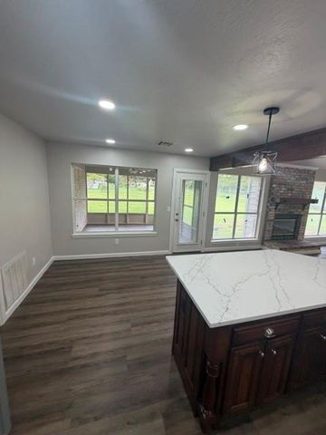 827 Chatsworth Drive, Grove, OK 74344