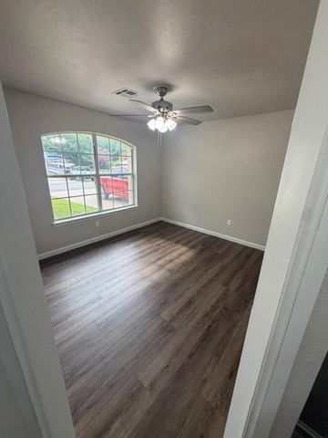 827 Chatsworth Drive, Grove, OK 74344