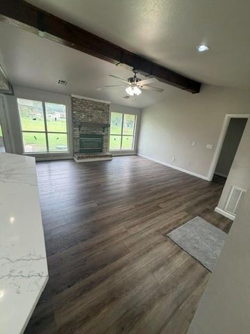 827 Chatsworth Drive, Grove, OK 74344