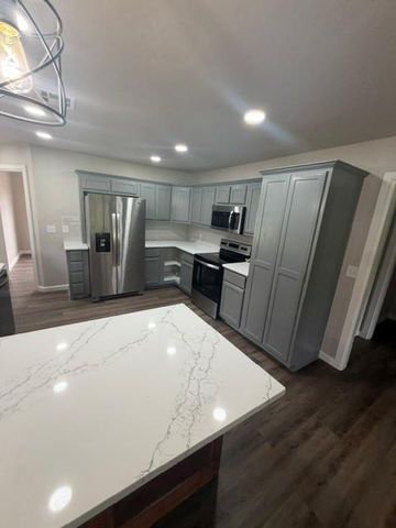 827 Chatsworth Drive, Grove, OK 74344
