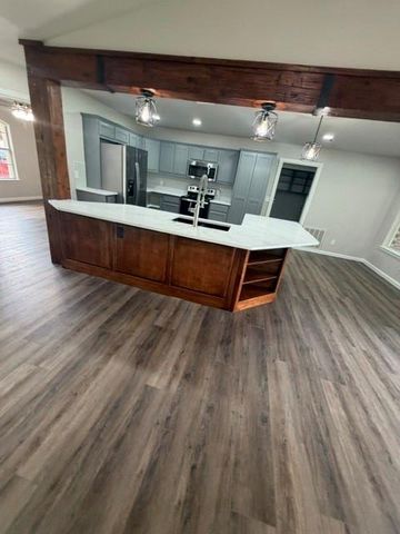 827 Chatsworth Drive, Grove, OK 74344