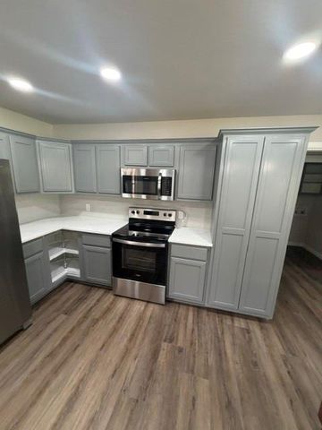 827 Chatsworth Drive, Grove, OK 74344