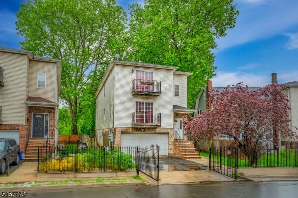 40 Hinsdale Pl, Newark City, NJ 07104