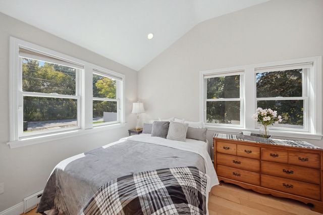 34 Andover St, Wilmington, MA 01887