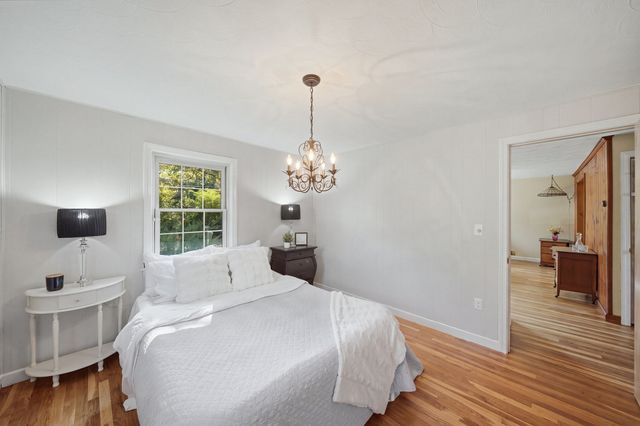 34 Andover St, Wilmington, MA 01887