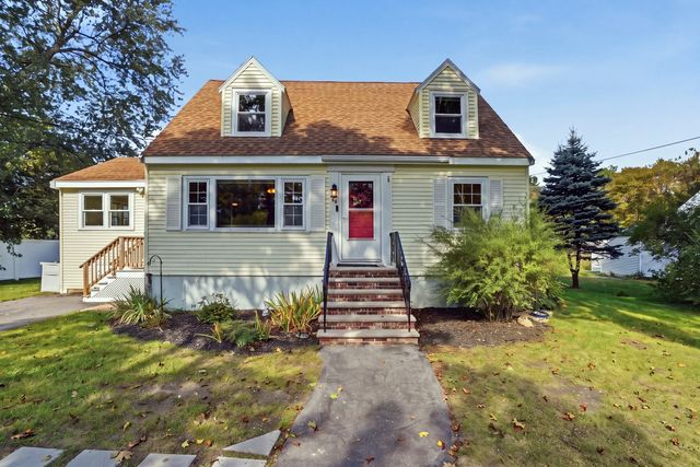 34 Andover St, Wilmington, MA 01887