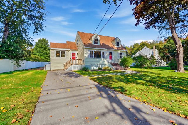 34 Andover St, Wilmington, MA 01887