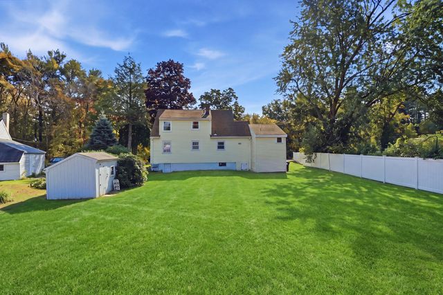 34 Andover St, Wilmington, MA 01887