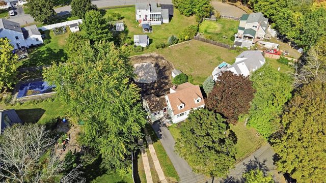 34 Andover St, Wilmington, MA 01887