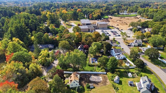 34 Andover St, Wilmington, MA 01887