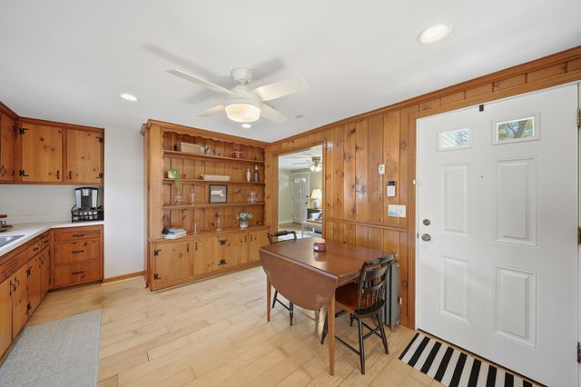 34 Andover St, Wilmington, MA 01887