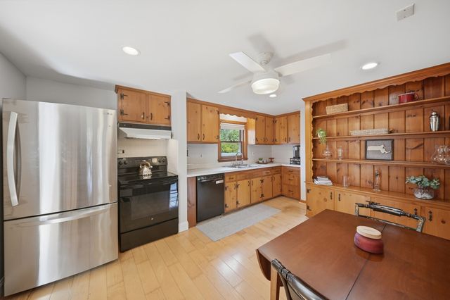 34 Andover St, Wilmington, MA 01887