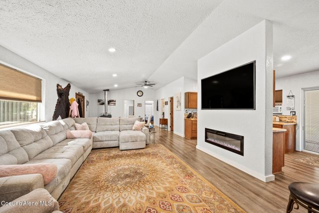 7777 Kelso Lake RD, Priest River, ID 83856