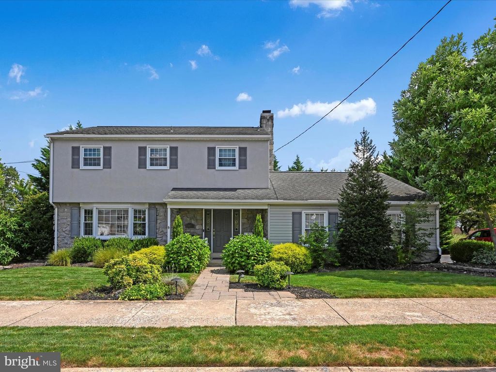 127 N OAK ST, Manheim, PA 17545